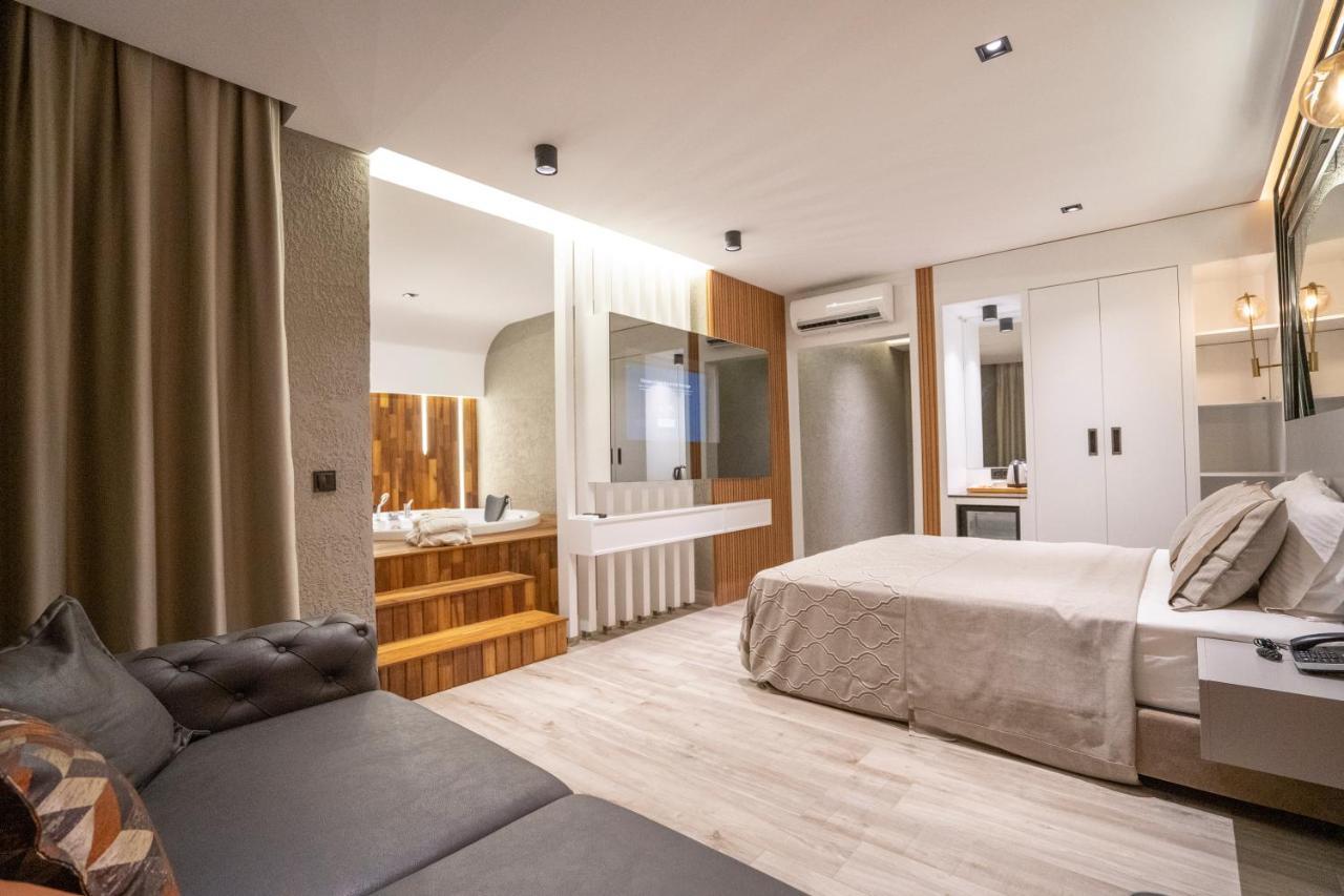 Hotel & (adults Only) *